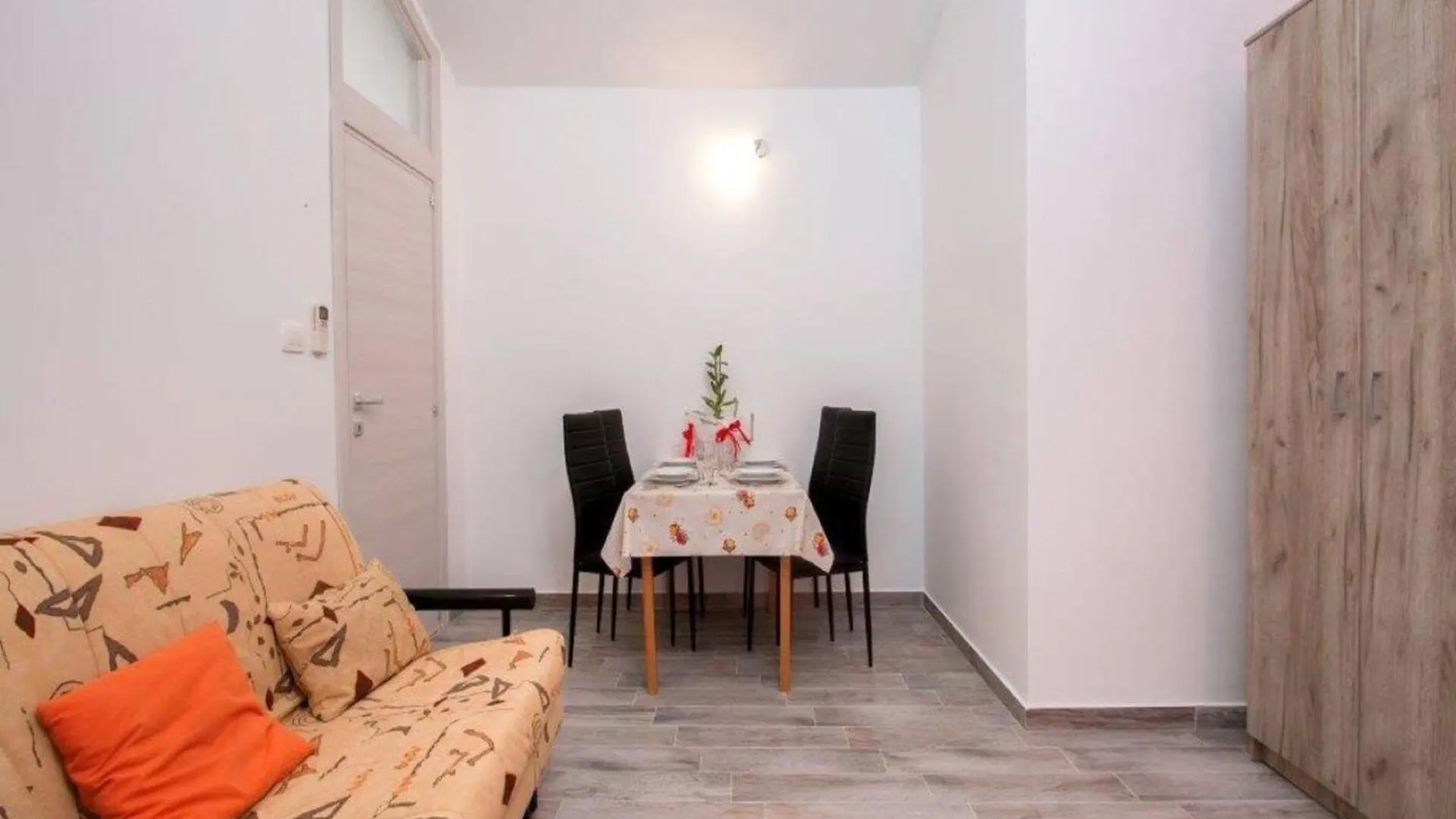بيت ضيافة Pleasant Oriana Apartment Near The Sea-بولا