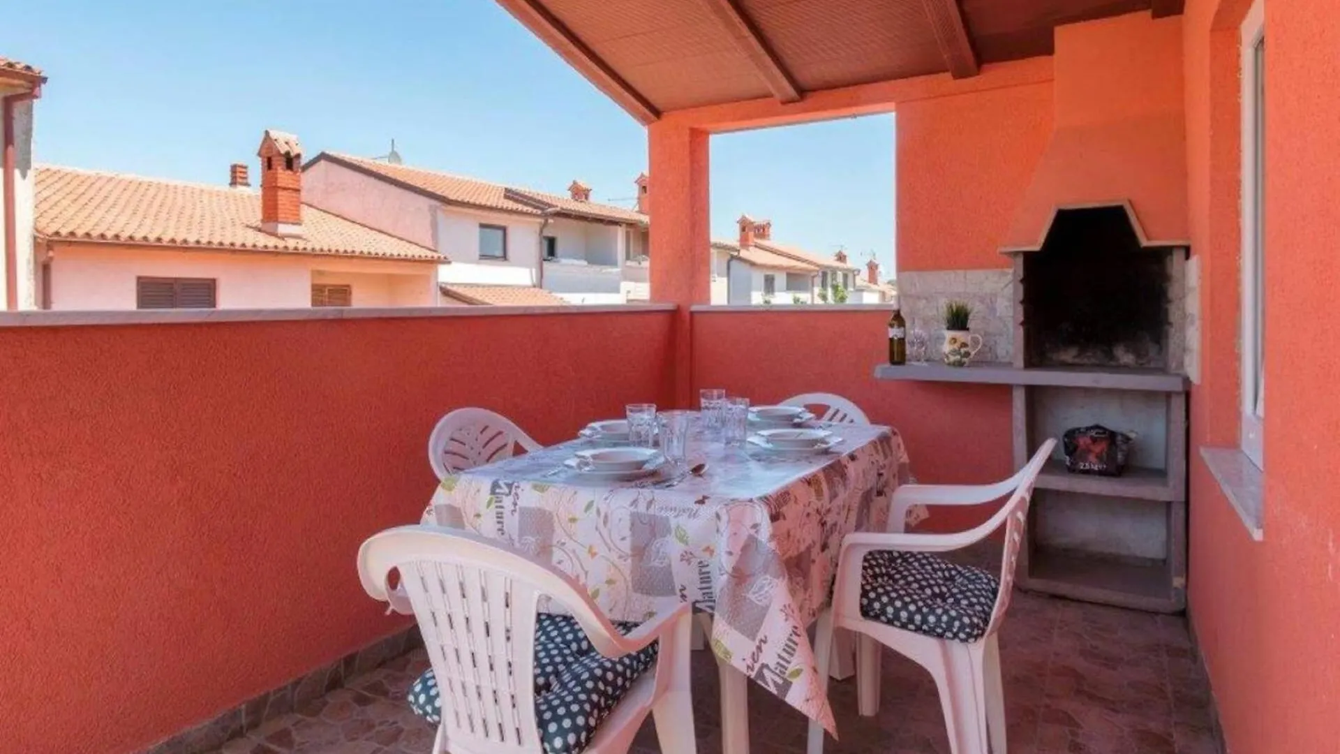 Pleasant Oriana Apartment Near The Sea-بولا 0*, بولا كرواتيا